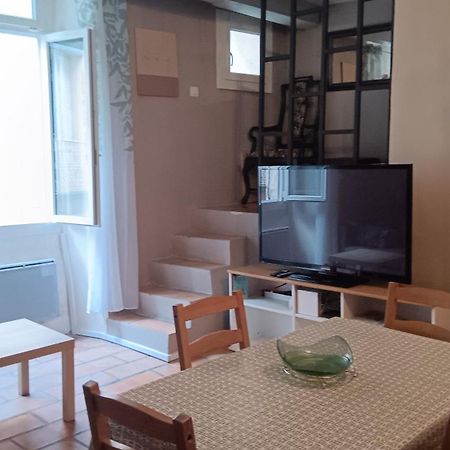Appartement Pour 4 Personnes Dans Une Rue Tres Calme Saint-Laurent-le-Minier 외부 사진