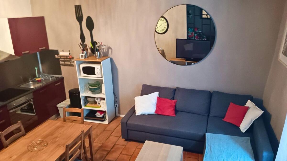 Appartement Pour 4 Personnes Dans Une Rue Tres Calme Saint-Laurent-le-Minier 외부 사진