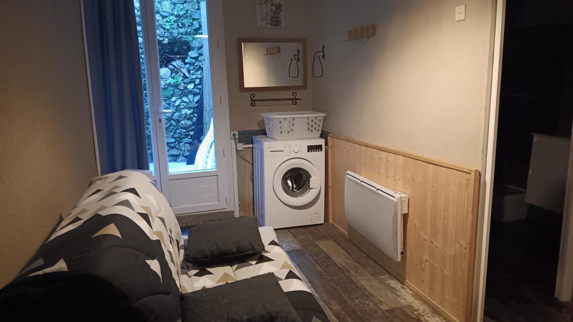 Appartement Pour 4 Personnes Dans Une Rue Tres Calme Saint-Laurent-le-Minier 외부 사진